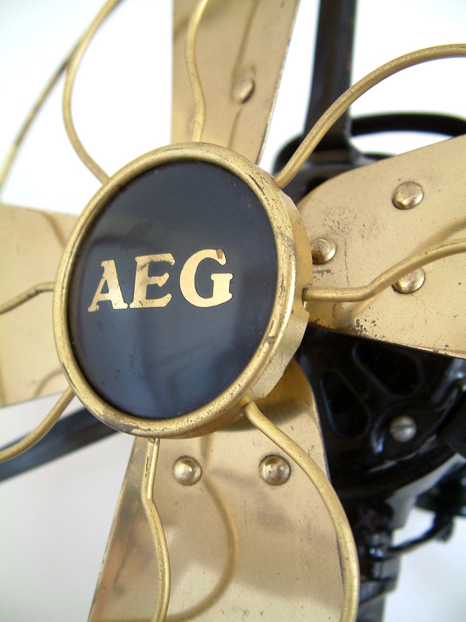 AEG